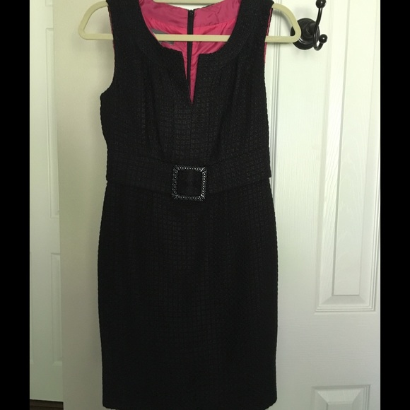Donna Ricco sleeveless black dress