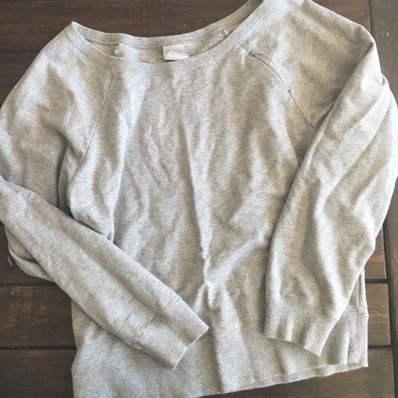 Nike 6.0 off shoulder sweater