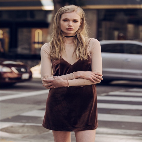 ✨HP✨ LAST ONE Dusty Rose Velvet Slip Dress - Picture 2 of 4