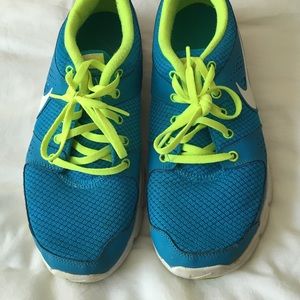 Women's Nike Running Shoes(Flex)