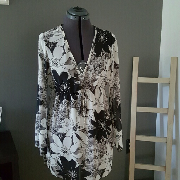 Black and white tunic