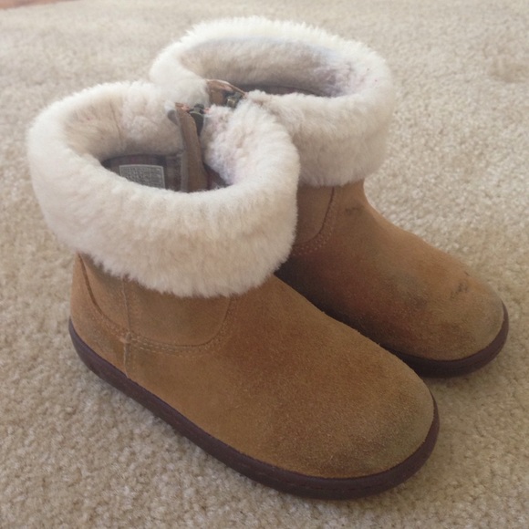 UGG winter boots❄️⛄️ - Picture 2 of 4