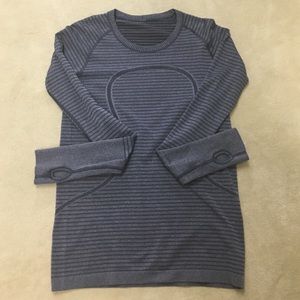 Lululemon long sleeve- barely worn - good shape