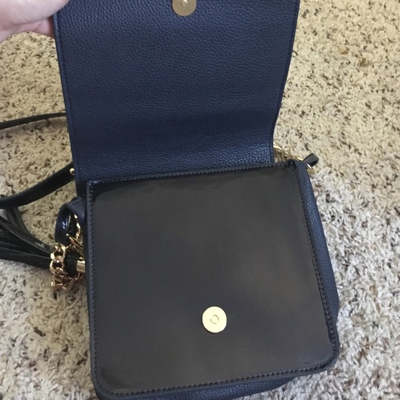 Gorgeous BCBG bag - Picture 2 of 3