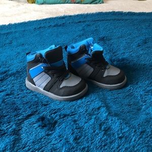 Toddler sneakers