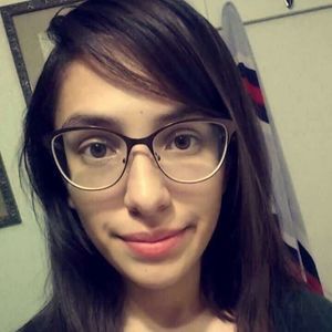 Meet your Posher, Dayana