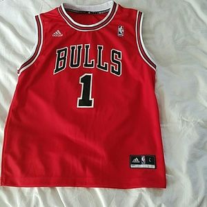 Juniors Chicago Bulls jersey.