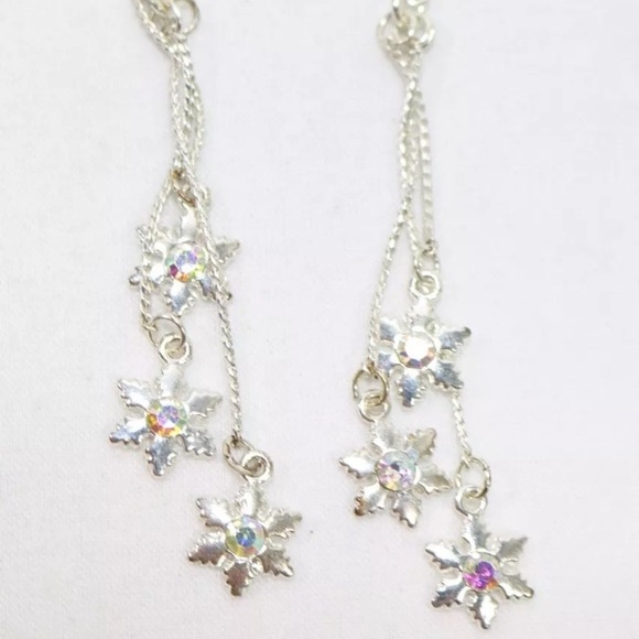 Snowflake dangle earrings