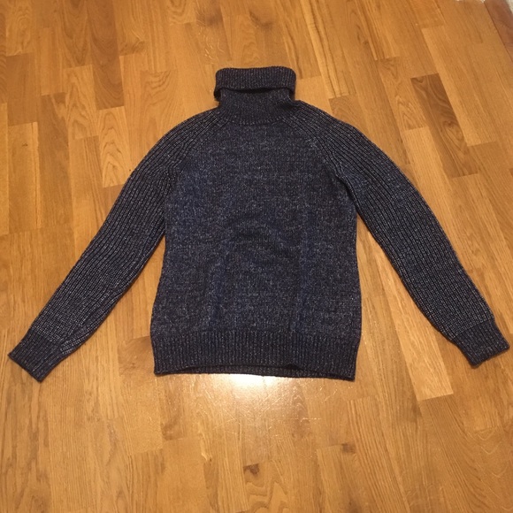 Vineyard vines turtle neck