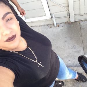 Meet your Posher, Ameliayepez