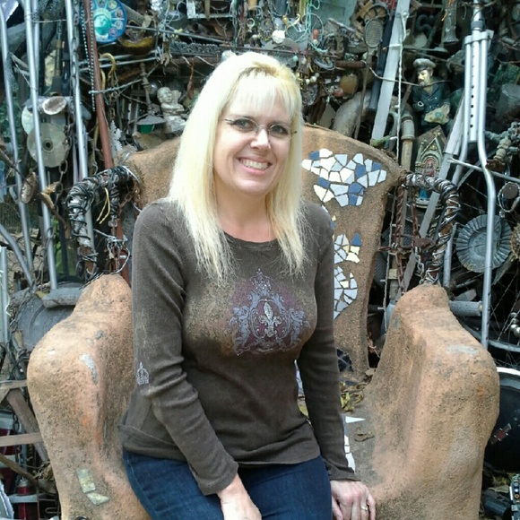 Meet your Posher, Erin - Picture 1 of 1