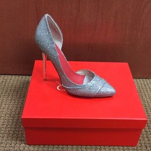 Tamar silver sparkle shoe. NEVER WORN