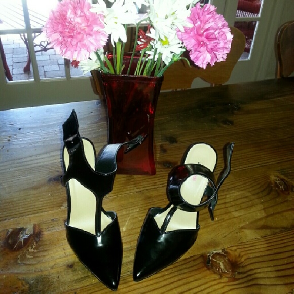 Leather pumps