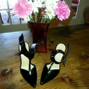 Leather pumps