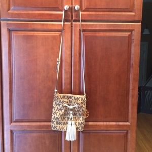 Michael Kors cross body purse
