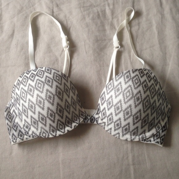 Cute patterned t-shirt bra, wore once