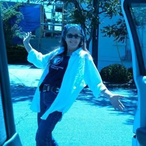 Meet your Posher, Lorie