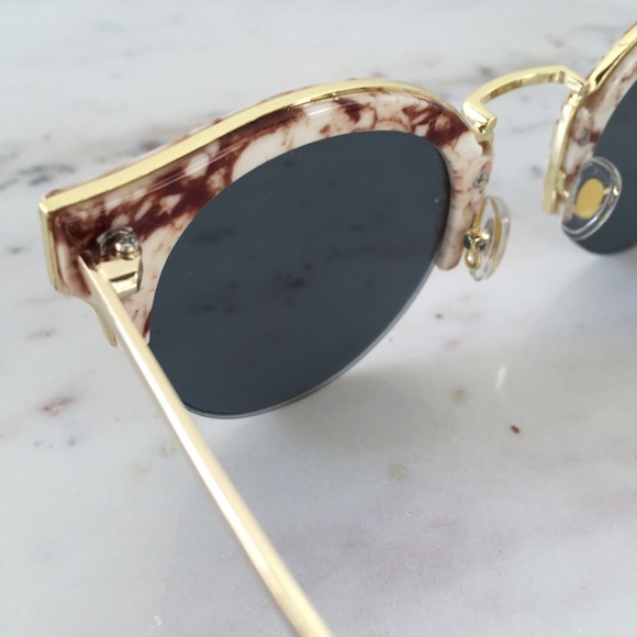 "Noelle" Sunglasses || White Marble & Coffee - Picture 2 of 6