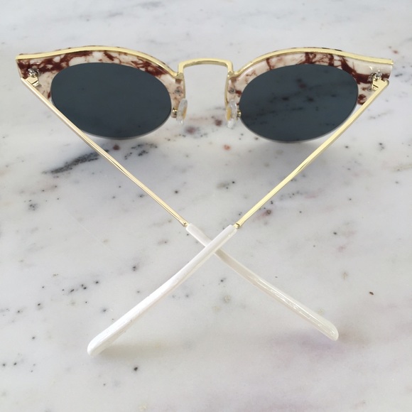 "Noelle" Sunglasses || White Marble & Coffee - Picture 3 of 6