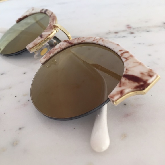 "Noelle" Sunglasses || White Marble & Coffee - Picture 4 of 6