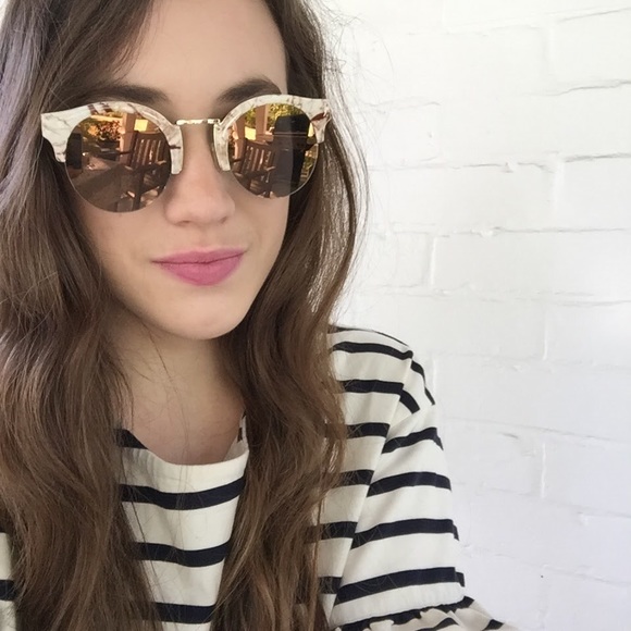 "Noelle" Sunglasses || White Marble & Coffee - Picture 5 of 6
