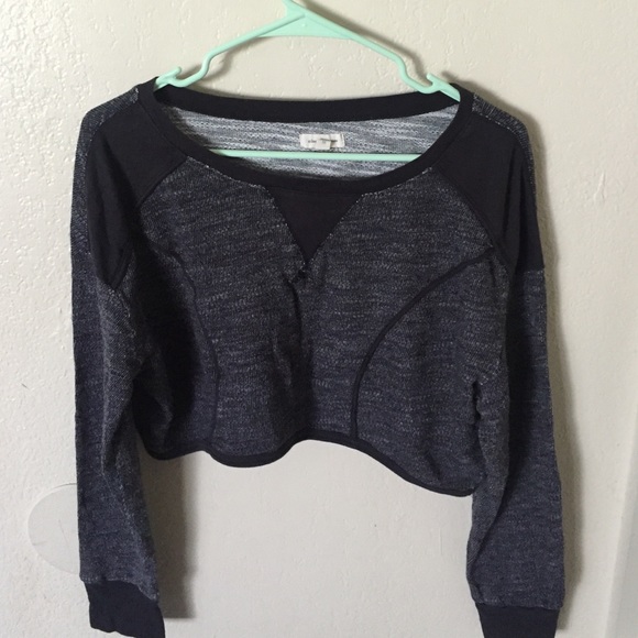 Crop top sweater