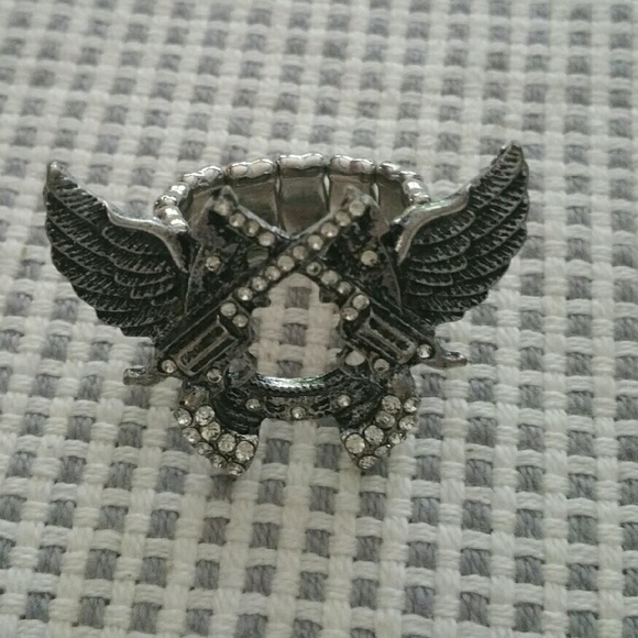 NEW WING RING WITH CRYSTAL GUNS - Picture 2 of 3