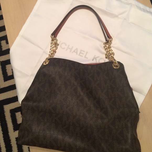 Michael Kors Handbags - Michael Kors bag