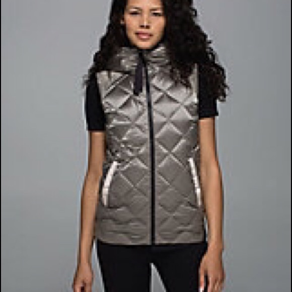 REVERSIBLE Lululemon the fluffiest vest size 2