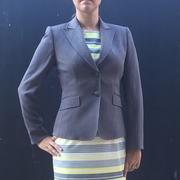 Tahari Blazer Grey herringbone size 4