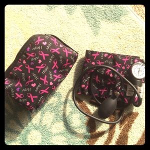 New blood pressure cuff with zippered pouch.