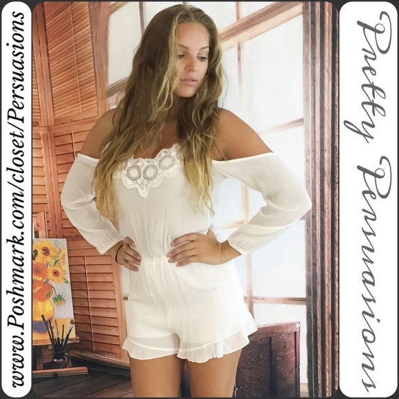 CLEARANCE‼️Crochet Trim Cold Shoulder Romper - Picture 4 of 4
