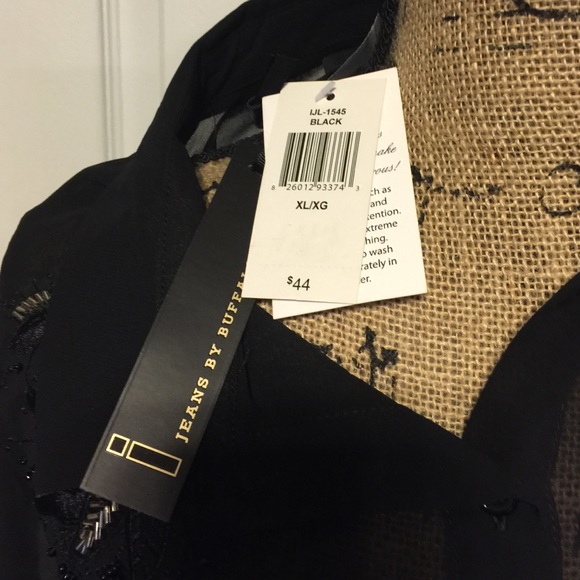 Blouse - Picture 2 of 3