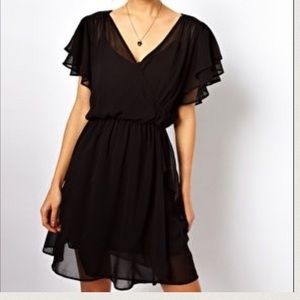 Adorable fall black dress LBD