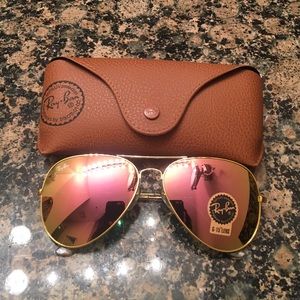 Oversized Pink Ray Bans💗