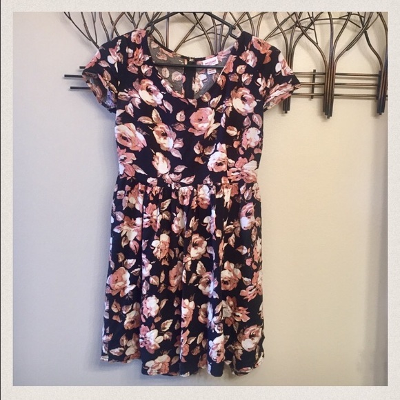 XS baby doll flowered dress! Rosy pink & black!