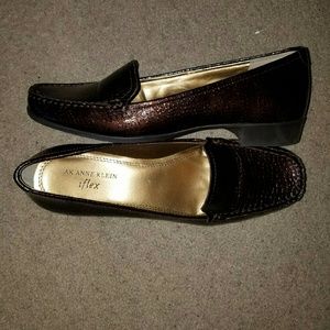 Anne Klein iflex, like new
