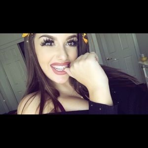 Meet your Posher, Kayla