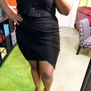 Asymmetrical mini skirt !