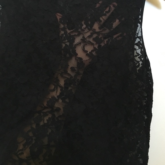 Black lace tank top - Picture 2 of 3