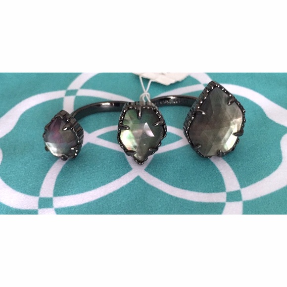Kendra Scott Jewelry - NWT Kendra Scott Naomi Black Pearl Double Ring