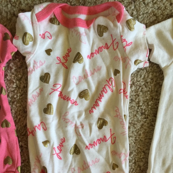 Baby girl Juicy Couture onesies, never worn - Picture 3 of 4