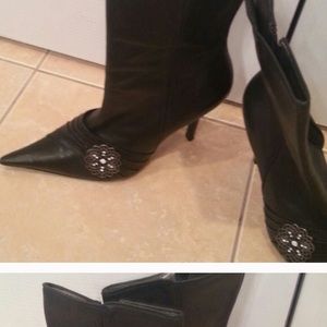 Black Steve Madden size 10 boots