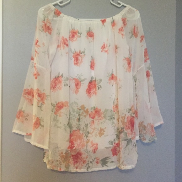 Off the shoulder Floral Blouse