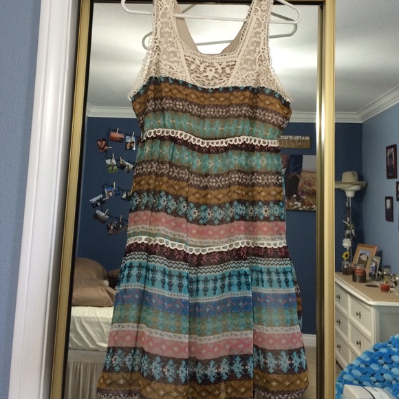 Country chic mid length dress - Picture 2 of 4