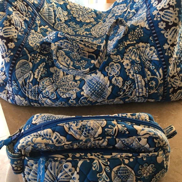 Vera Bradley set. Medium duffle with accessory bag