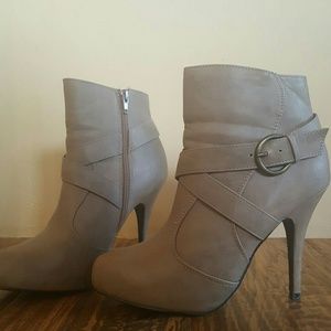 Heeled booties