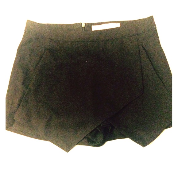 Pants - Black dressy skort