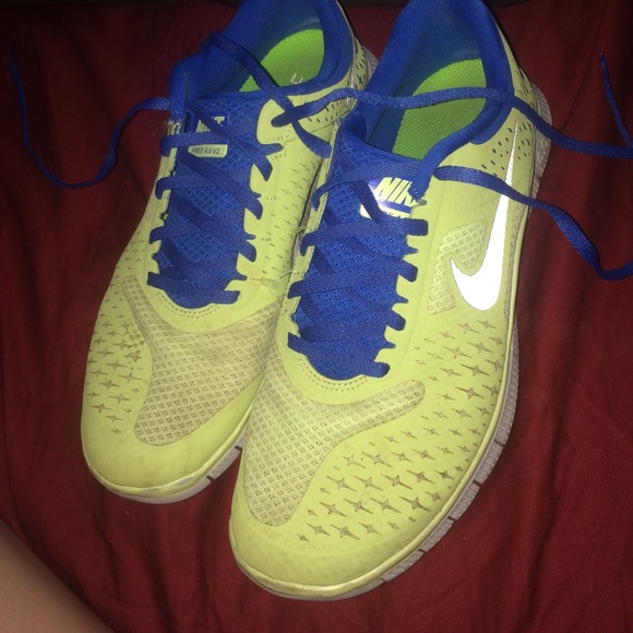 EUC Nike free run 4.0 DISCOUNTED SHIPPING