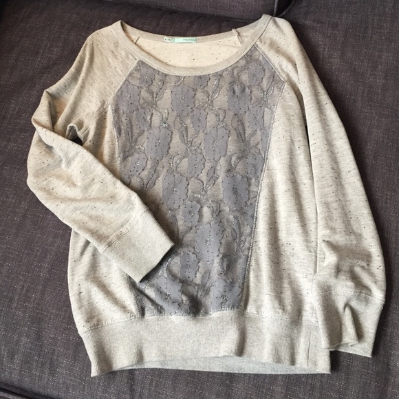 Light sweater with lace detail